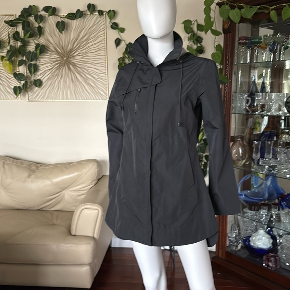 Mondetta Women's Charcoal Hooded Windbreaker Size Medium Like New